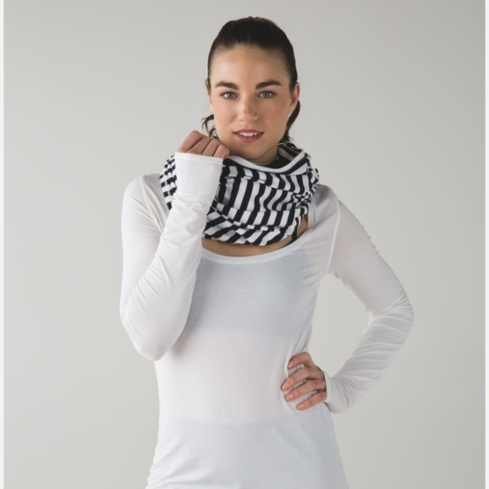 Lululemon Vinyasa Scarf Zips – Apex Stripe (Black/White)